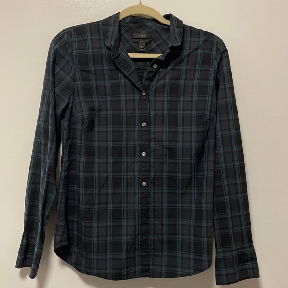 J. Crew perfect shirt in green and black plaid tartan